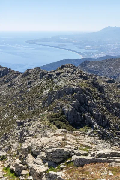 L'agglomération bastiaise depuis le sommet L'agglomération bastiaise depuis le sommet