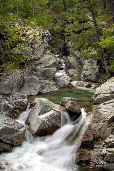 Cascades au niveau de la passerelle de Tolla