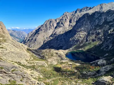 Lac de Melo et vallée de la Restonica Lac de Melo et vallée de la Restonica