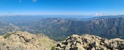 Vue à l'Est depuis le sommet