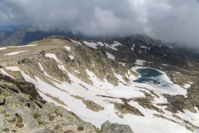 Lac de Bastani depuis le sommet du Renoso Lac de Bastani depuis le sommet du Renoso