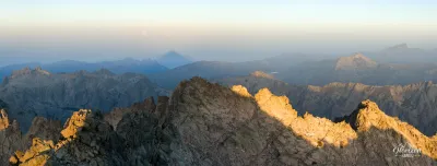 Ombre du Monte Rotondo au lever de soleil Ombre du Monte Rotondo au lever de soleil