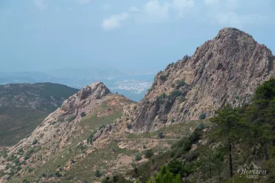 Début de l'ascension, Calvi au loin Début de l'ascension, Calvi au loin