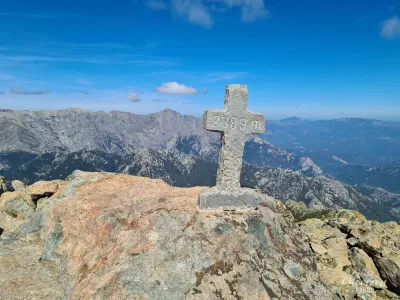 Croix sommitale du Monte d'Oro Croix sommitale du Monte d'Oro