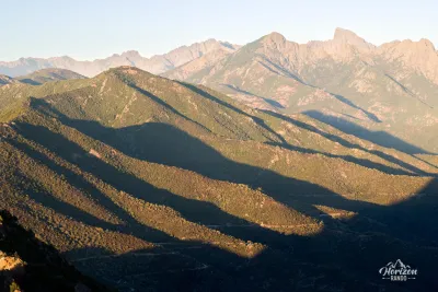 De gauche à droite, Punta Minuta (2556 m), Monte Cinto (2706 m), Capu a Ghiallichiccio (1619 m) et Paglia Orba (2525 m) Monte Senino – photo 20