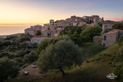 Pigna au coucher de soleil