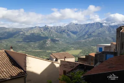 Vue depuis le haut du village de Sant'Antonino
