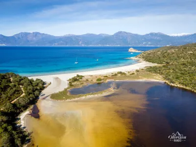 Plage du Lotu (vue drone) Plage du Lotu (vue drone)