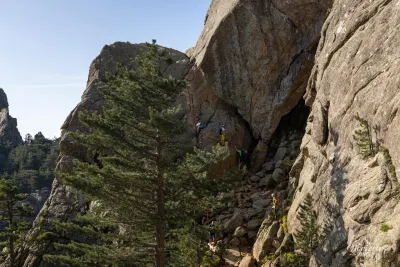 Passage délicat équipé de chaines (il parait plus impressionnant en photo qu'il ne l'est réellement)
