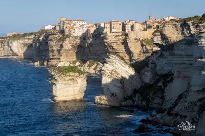 Bonifacio (vue drone) Bonifacio (vue drone)