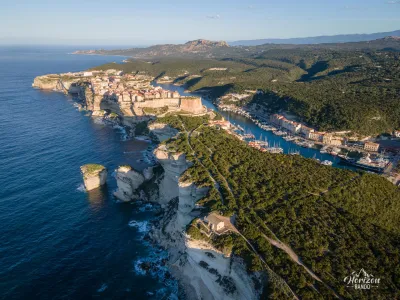 Bonifacio (vue drone) Bonifacio (vue drone)