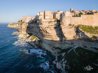 Bonifacio (vue drone) Bonifacio (vue drone)
