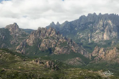 Aiguilles de Bavella depuis le Monte Santu Aiguilles de Bavella depuis le Monte Santu