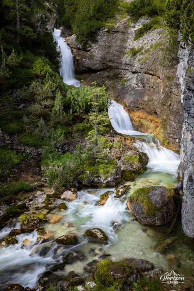 Cascades du torrent Fanes, Dolomites