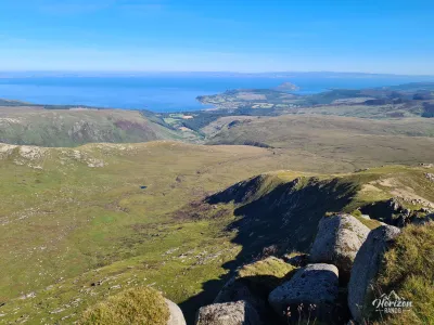 Vue depuis Beinn Nuis vers Brodick et le sud-est Vue depuis Beinn Nuis vers Brodick et le sud-est