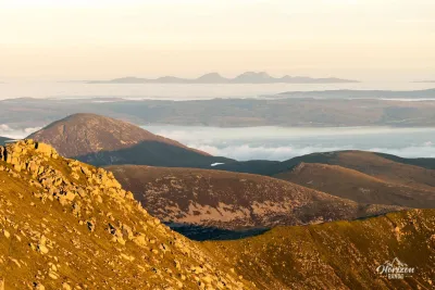 Vue à l'ouest, l'ile de Jura au loin Vue à l'ouest, l'ile de Jura au loin