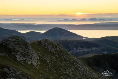 Vue à l'ouest au coucher de soleil Vue à l'ouest au coucher de soleil