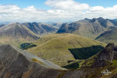 Les majestueux sommets de la vallée de Glencoe Les majestueux sommets de la vallée de Glencoe
