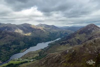 Vue à l'est depuis le sommet de Pap of Glencoe