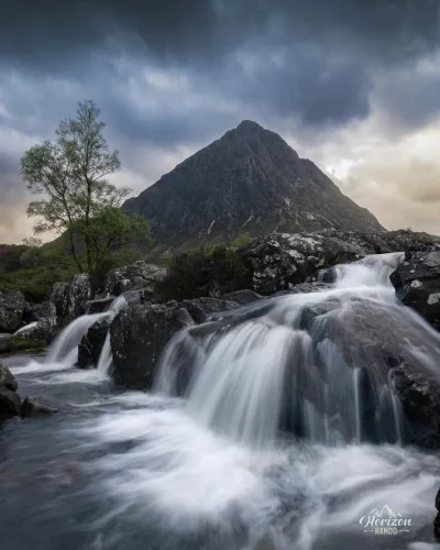 Cascades de la rivière Coupall et sommet de Buachaille Etive Mor Cascades de la rivière Coupall et sommet de Buachaille Etive Mor