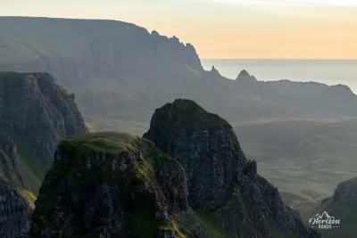 Druim An Ruma et le Quiraing en arrière plan Druim An Ruma et le Quiraing en arrière plan