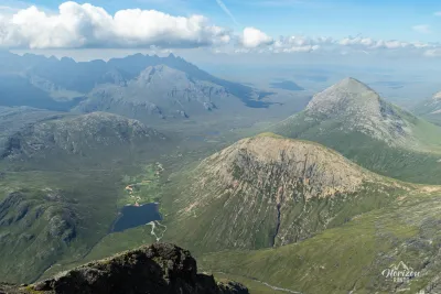 Vue magnifique depuis le sommet de Blà Bheinn Vue magnifique depuis le sommet de Blà Bheinn