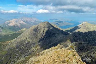 Vue au nord depuis le sommet de Blà Bheinn Vue au nord depuis le sommet de Blà Bheinn