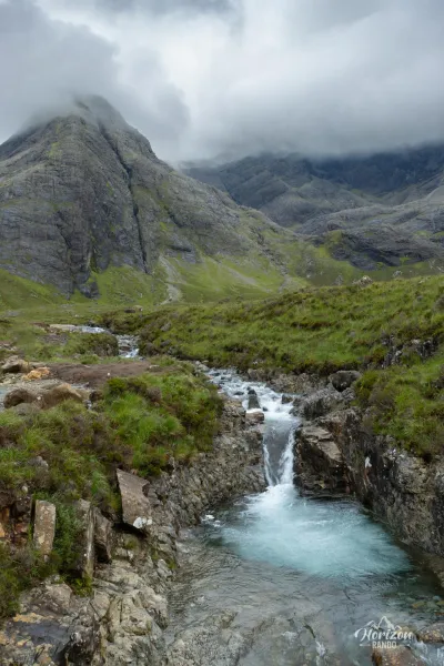 Fairy pools Cascades des Fairy pools devant le magnifique Sgurr An Fheadain