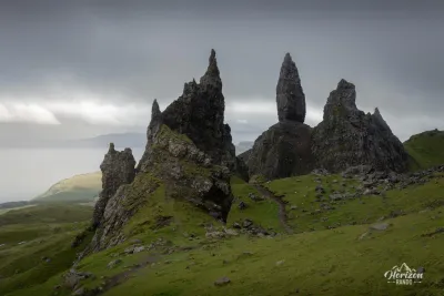 Old man of Storr dans une ambiance plus mystique Old man of Storr dans une ambiance plus mystique