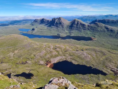 Loch A'Bhealaich devant Baosbheinn au nord Loch A'Bhealaich devant Baosbheinn