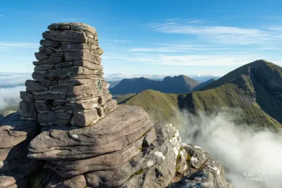 Sommet de Tom na Gruagaich (922 m), le premier gravi lors de cette boucle Sommet de Tom na Gruagaich (922 m), le premier gravi lors de cette boucle