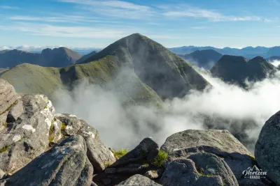 Sgùrr Mhòr depuis le sommet de Tom na Gruagaich Sgùrr Mhòr depuis le sommet de Tom na Gruagaich