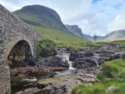 Sgùrr a’Chaorachain depuis la route Sgùrr a’Chaorachain depuis la route