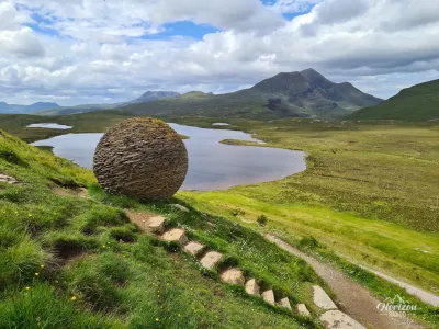 Sculpture Globe par Joe Smith Sculpture Globe par Joe Smith