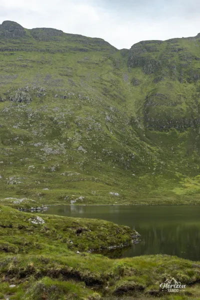 Loch A' Choire Dubh et Suilven Loch A' Choire Dubh et Suilven