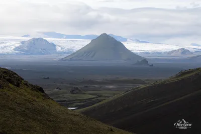 Maelifell et le glacier de Mýrdalsjökull Maelifell et le glacier de Mýrdalsjökull
