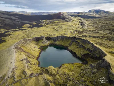 Cratère de Tjarnargígur (vue drone) Cratère de Tjarnargígur (vue drone)