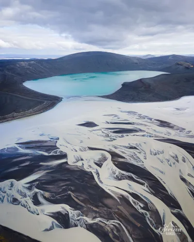 Lac de Skyggnisvatn (vue drone)