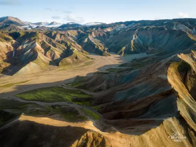 Landmannalaugar (vue drone) Landmannalaugar (vue drone)