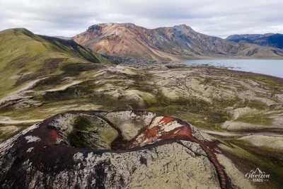 Cratère de Stútur (vue drone) Cratère de Stútur (vue drone)
