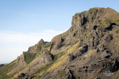 Nombreux pitons rocheux, caractéristique des montagnes de la vallée de Thórsmörk