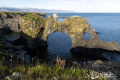 Arche de lave de Gatklettur Arche de lave de Gatklettur