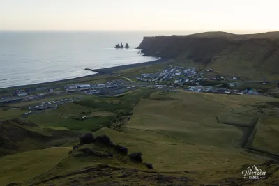 Vik et Reynisdrangar Vik et Reynisdrangar