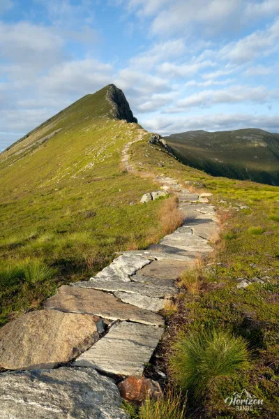 L'escalier en pierre longe tout la crête de Rørsethornet L'escalier en pierre longe tout la crête de Rørsethornet