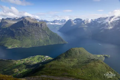 Les magnifiques bras du Hjørundfjord Les magnifiques bras du Hjørundfjord