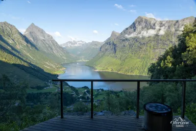 Vue magnifique du Norangsfjord depuis l'abri Vue magnifique du Norangsfjord depuis l'abri