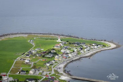 Village et phare de Alnes Village et phare de Alnes