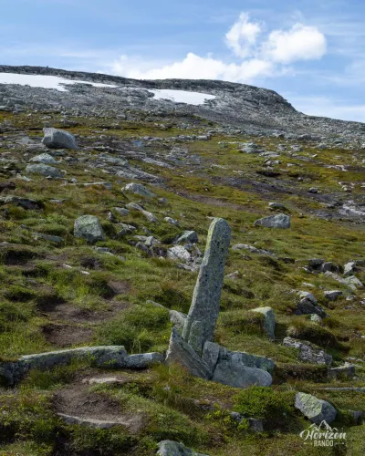 Standing stones and cairns aid navigation Standing stones and cairns aid navigation