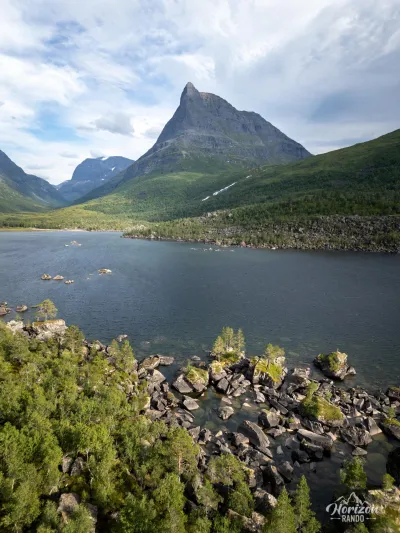 Lac d'Innerdalsvatna et Innerdalstarnet