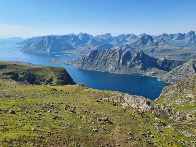 Vue au Sud-Ouest sur Moskenesøya Vue au Sud-Ouest sur Moskenesøya